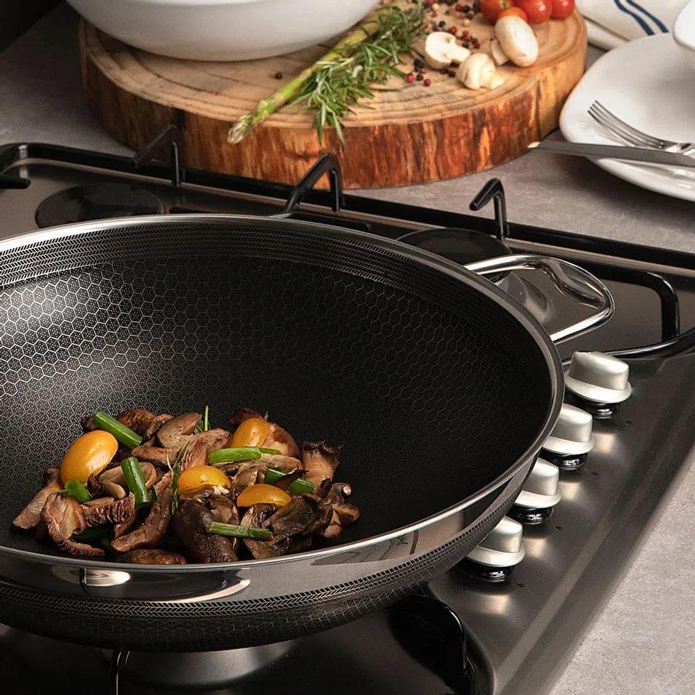 CAÇAROLA WOK EM AÇO INOX 34 CM HIVE - Casa Amarela